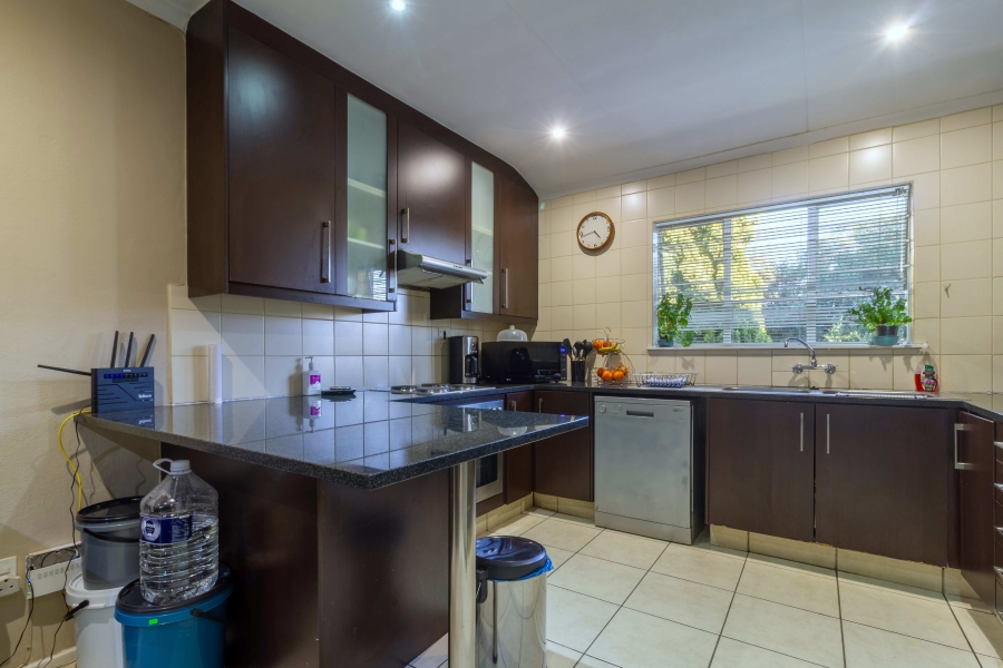 4 Bedroom Property for Sale in Gallo Manor Gauteng