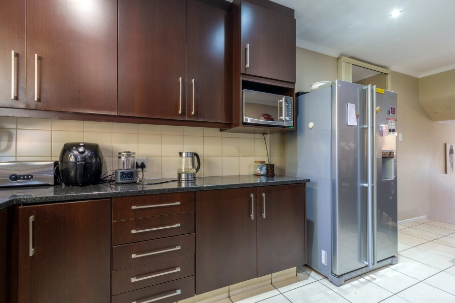 4 Bedroom Property for Sale in Gallo Manor Gauteng