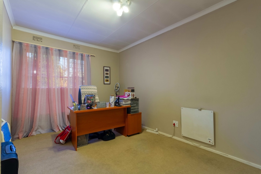 4 Bedroom Property for Sale in Gallo Manor Gauteng