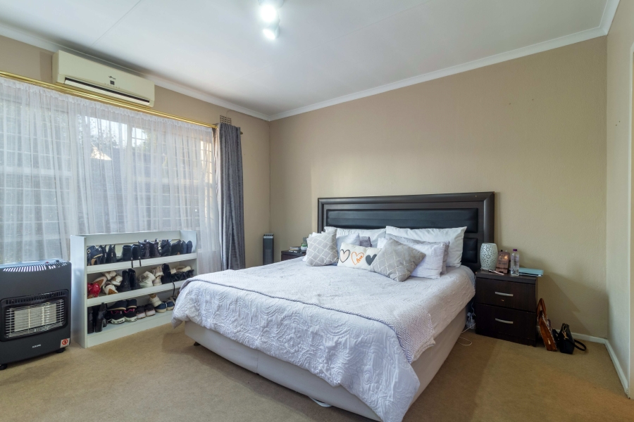 4 Bedroom Property for Sale in Gallo Manor Gauteng