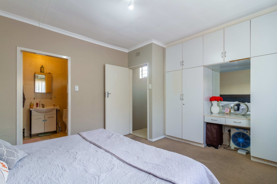 4 Bedroom Property for Sale in Gallo Manor Gauteng