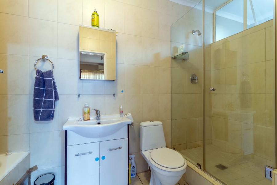 4 Bedroom Property for Sale in Gallo Manor Gauteng
