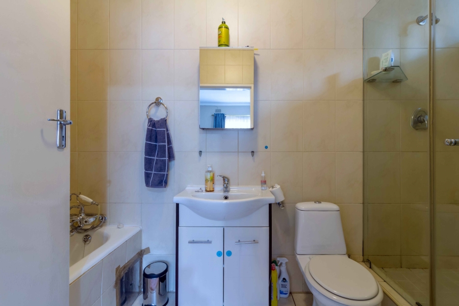 4 Bedroom Property for Sale in Gallo Manor Gauteng