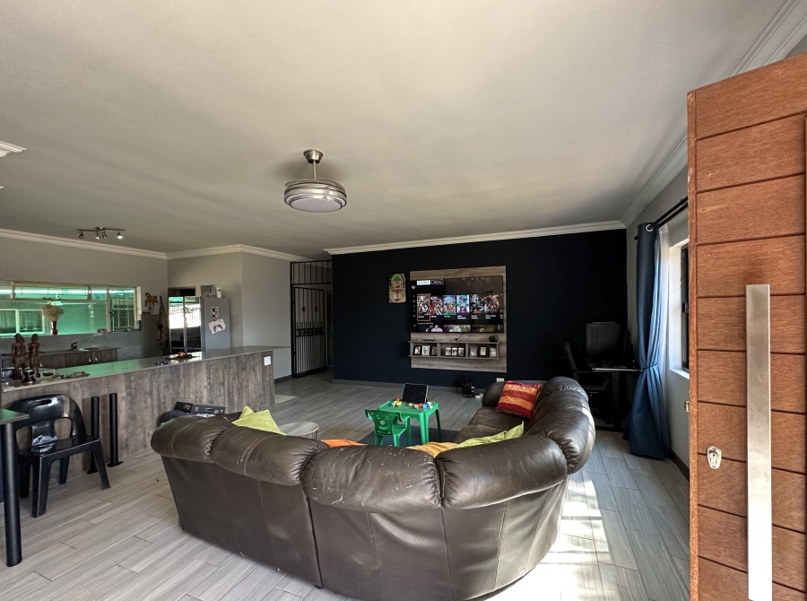 3 Bedroom Property for Sale in Waverley Gauteng