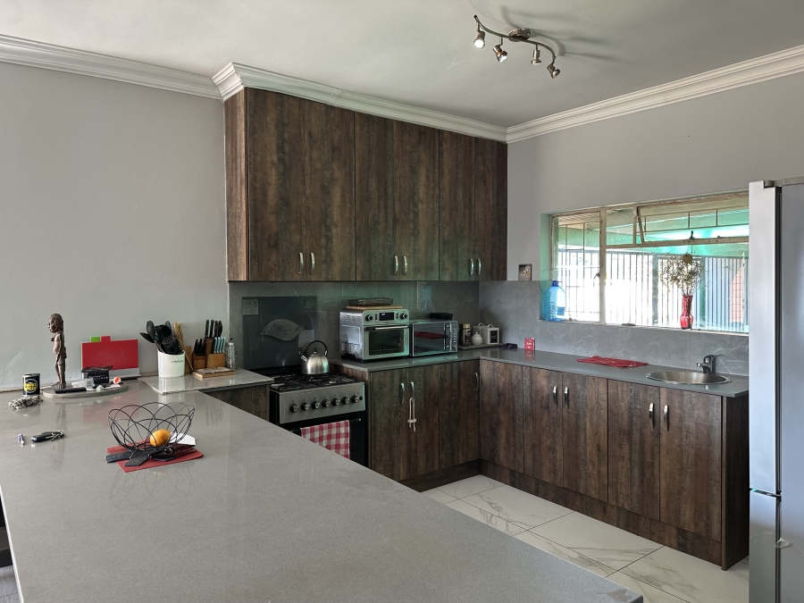 3 Bedroom Property for Sale in Waverley Gauteng