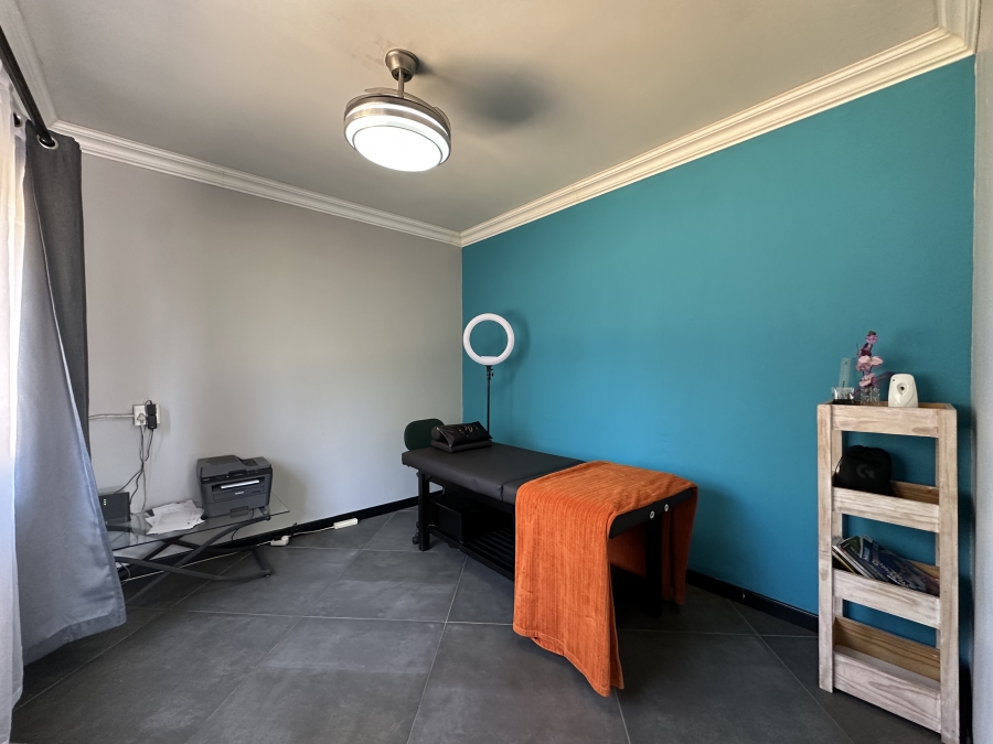 3 Bedroom Property for Sale in Waverley Gauteng