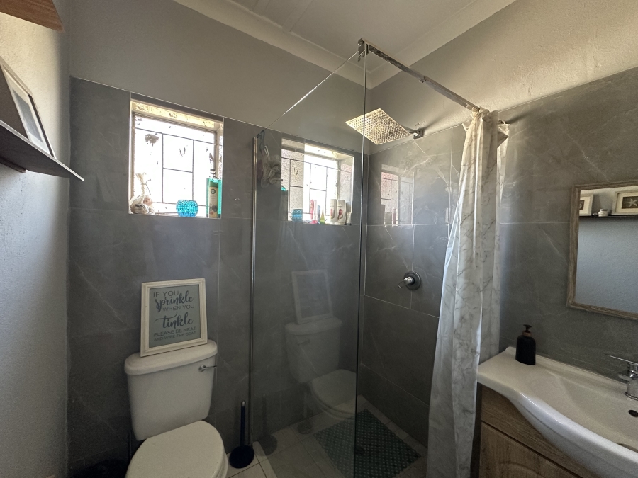 3 Bedroom Property for Sale in Waverley Gauteng