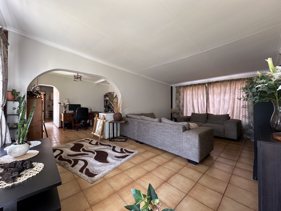 3 Bedroom Property for Sale in Waverley Gauteng