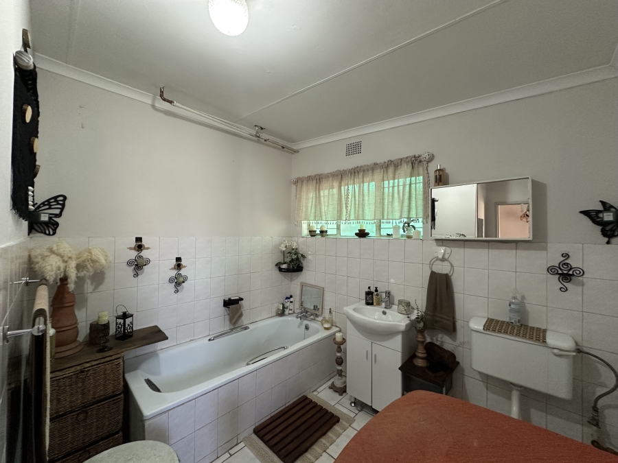3 Bedroom Property for Sale in Waverley Gauteng