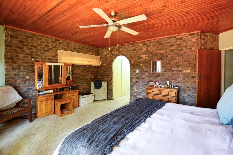 4 Bedroom Property for Sale in Ninapark Gauteng