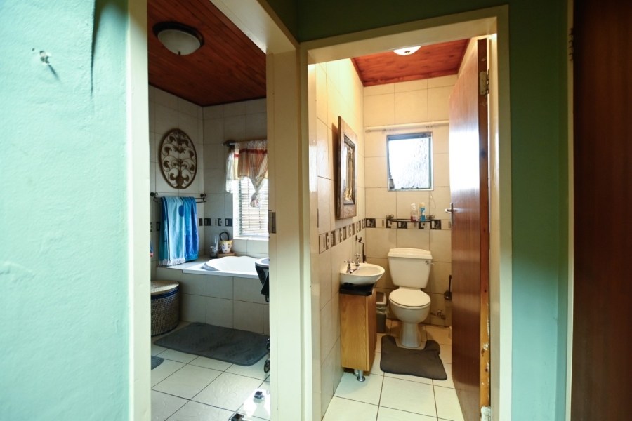 4 Bedroom Property for Sale in Ninapark Gauteng