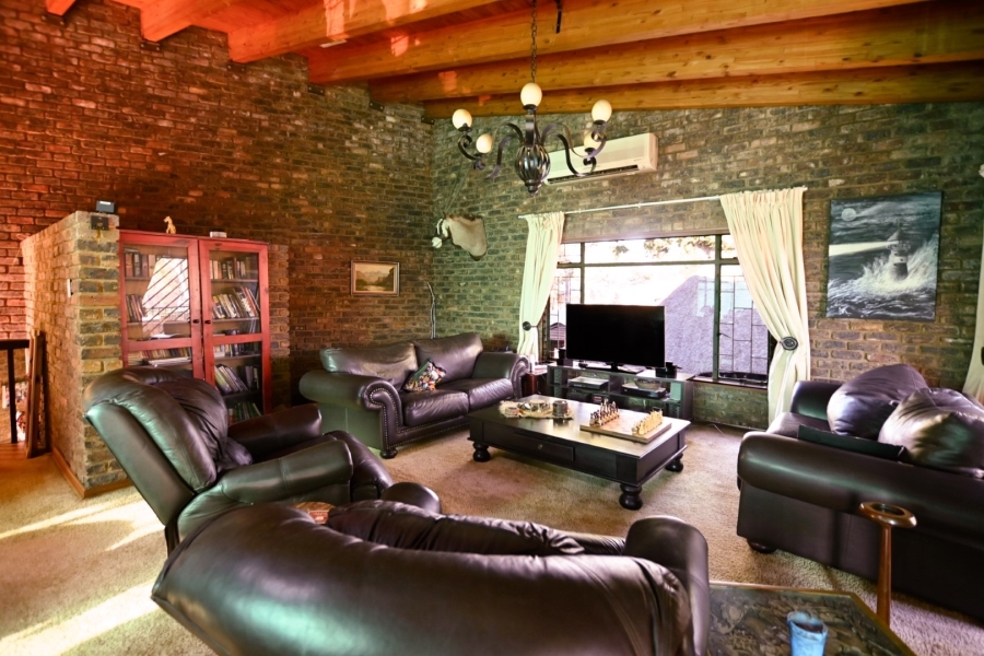 4 Bedroom Property for Sale in Ninapark Gauteng