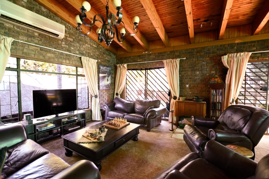 4 Bedroom Property for Sale in Ninapark Gauteng