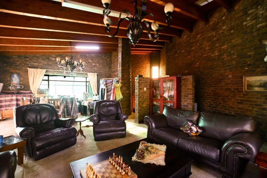 4 Bedroom Property for Sale in Ninapark Gauteng