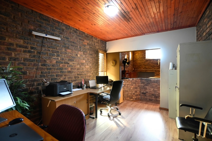 4 Bedroom Property for Sale in Ninapark Gauteng