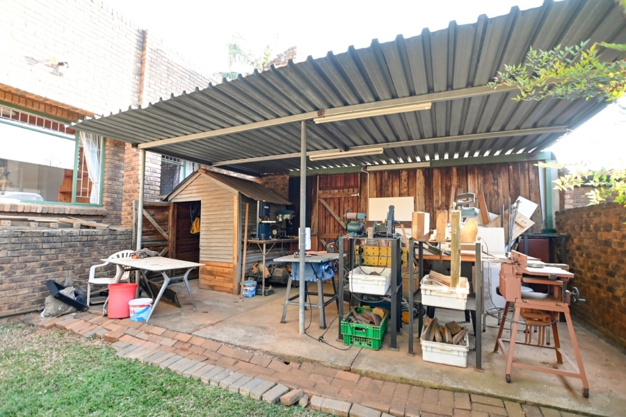 4 Bedroom Property for Sale in Ninapark Gauteng