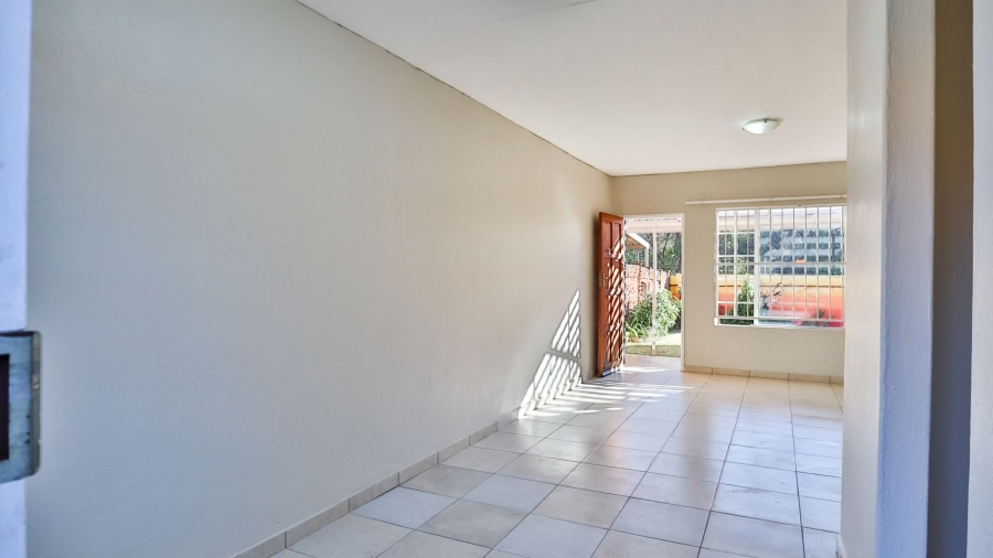 2 Bedroom Property for Sale in Annlin Gauteng