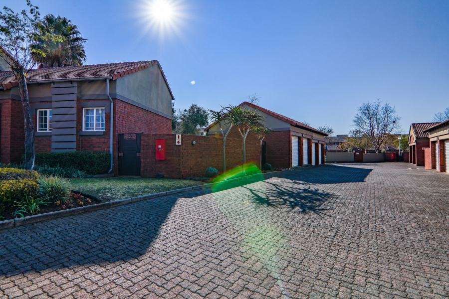 2 Bedroom Property for Sale in Eco Park Gauteng