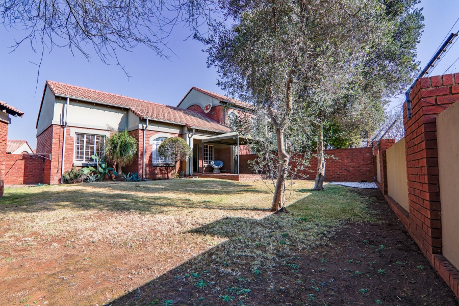 2 Bedroom Property for Sale in Eco Park Gauteng