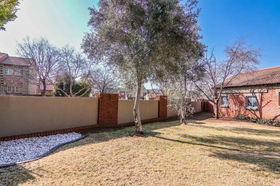 2 Bedroom Property for Sale in Eco Park Gauteng