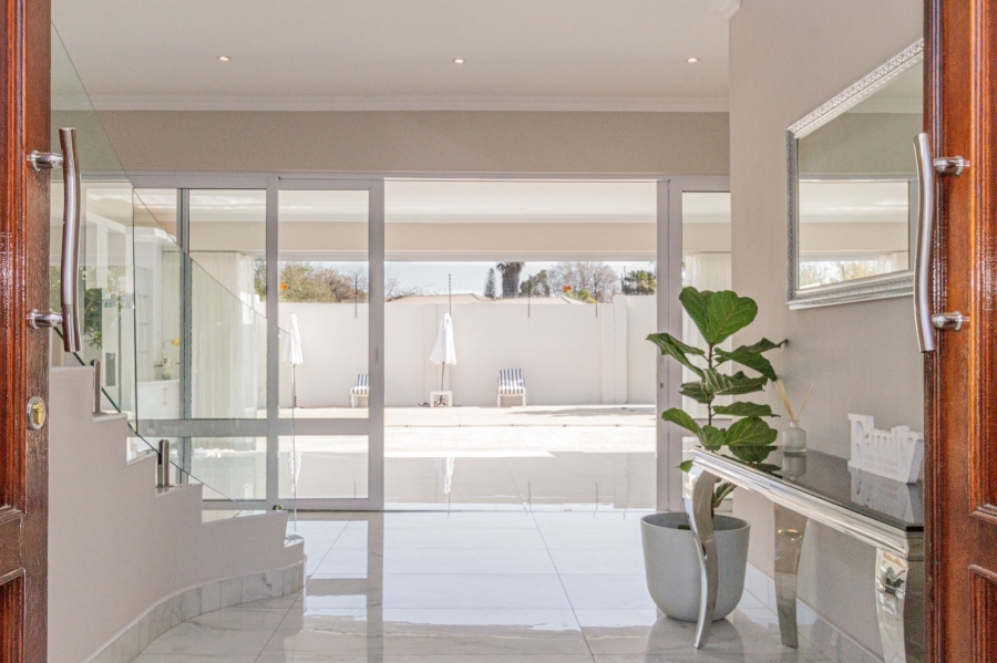 To Let 4 Bedroom Property for Rent in Bryanston Gauteng