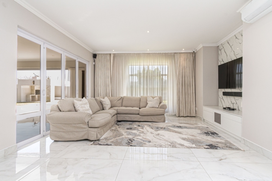 To Let 4 Bedroom Property for Rent in Bryanston Gauteng
