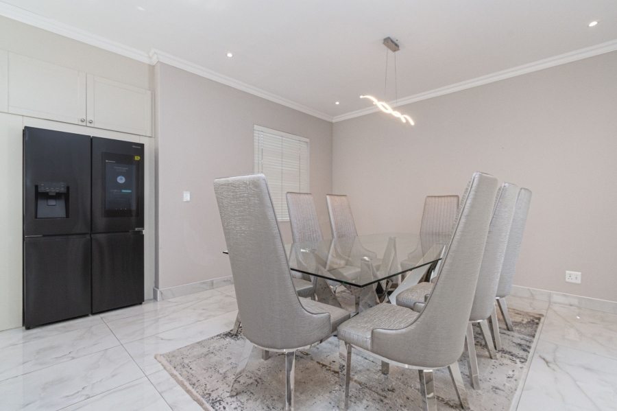 To Let 4 Bedroom Property for Rent in Bryanston Gauteng