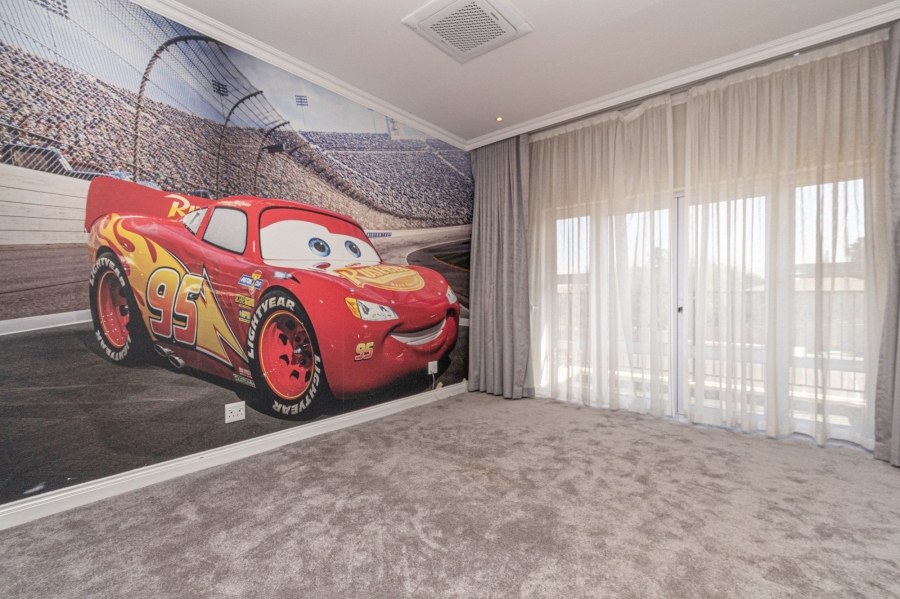 To Let 4 Bedroom Property for Rent in Bryanston Gauteng