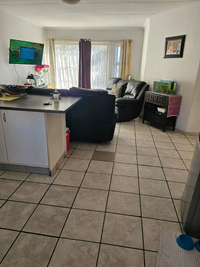 2 Bedroom Property for Sale in South Crest Gauteng
