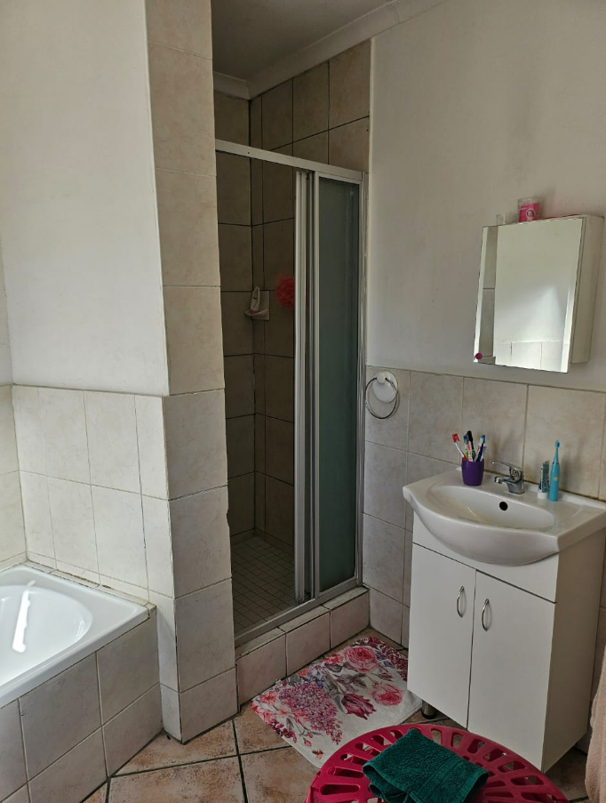 2 Bedroom Property for Sale in South Crest Gauteng