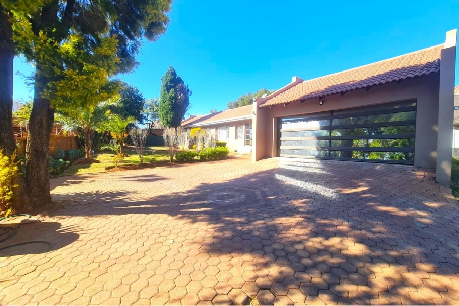 3 Bedroom Property for Sale in Strubensvallei Gauteng