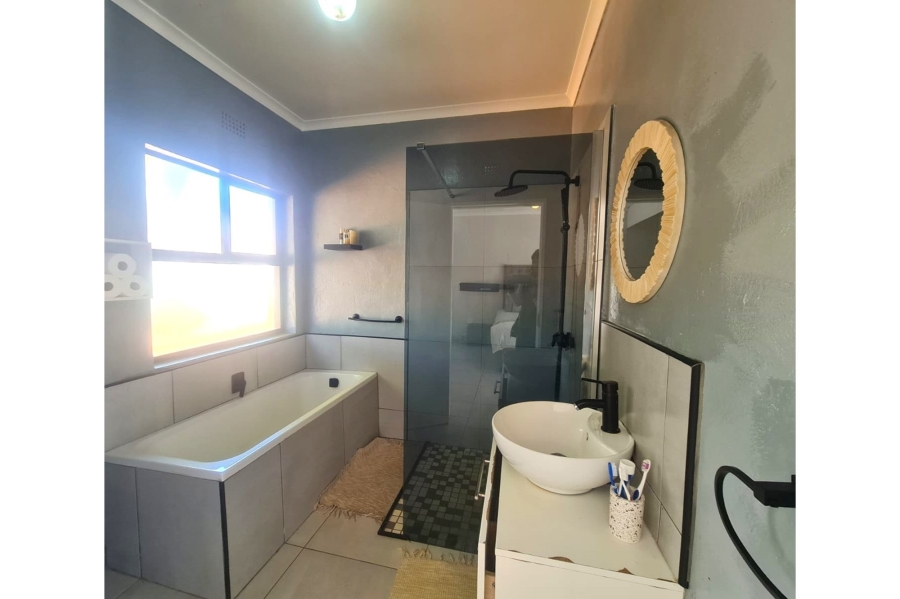 3 Bedroom Property for Sale in Strubensvallei Gauteng
