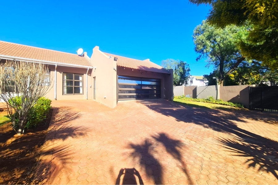 3 Bedroom Property for Sale in Strubensvallei Gauteng