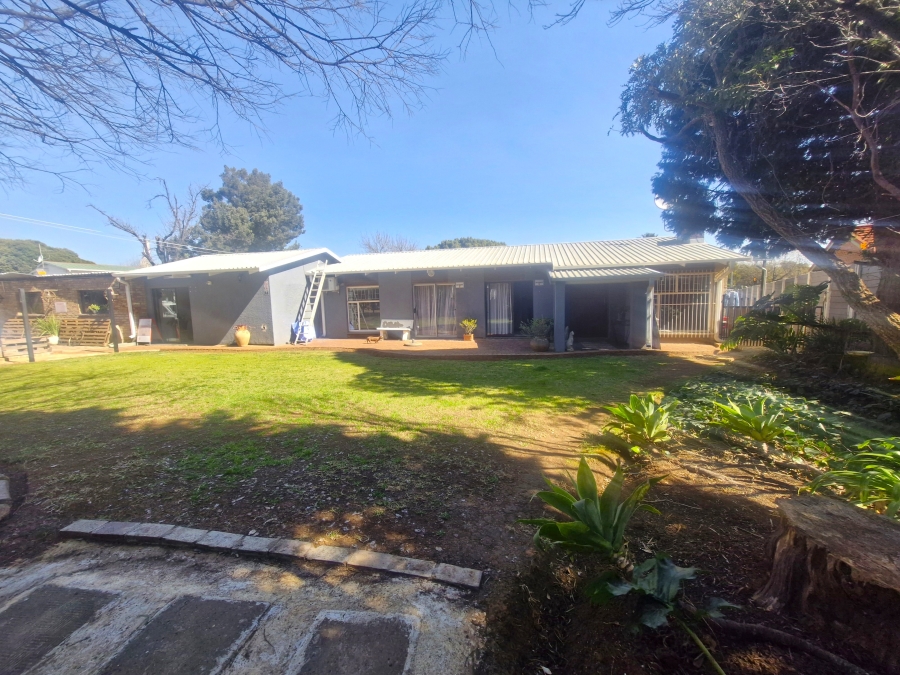 6 Bedroom Property for Sale in Elardus Park Gauteng