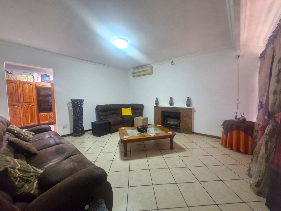6 Bedroom Property for Sale in Elardus Park Gauteng