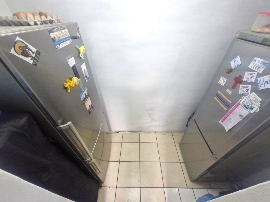 6 Bedroom Property for Sale in Elardus Park Gauteng