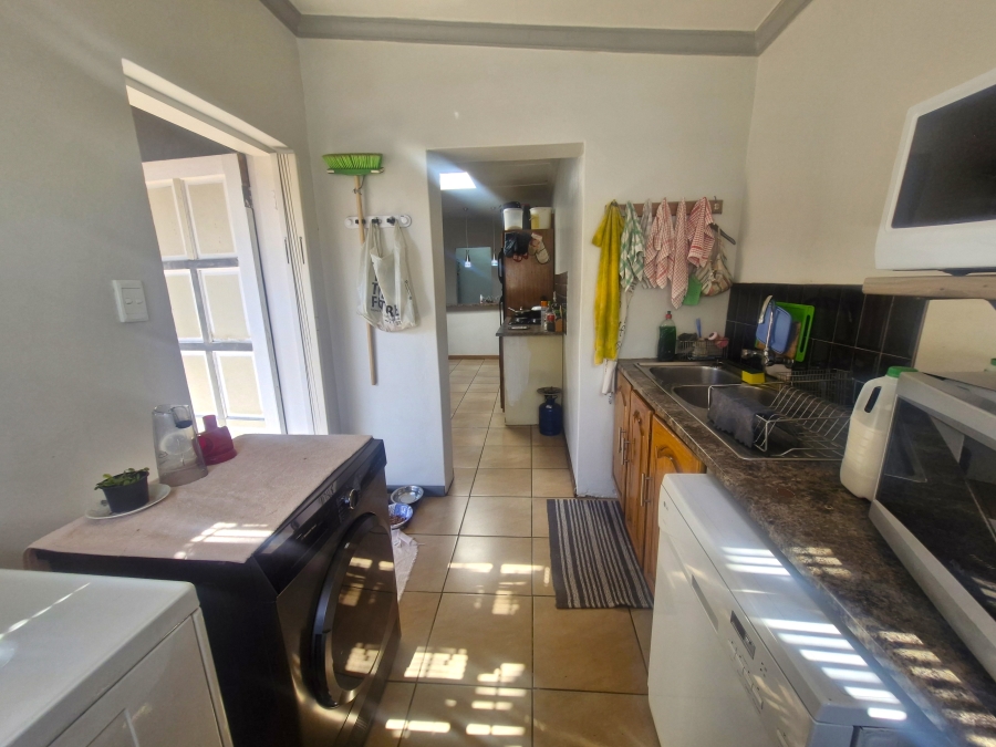 6 Bedroom Property for Sale in Elardus Park Gauteng