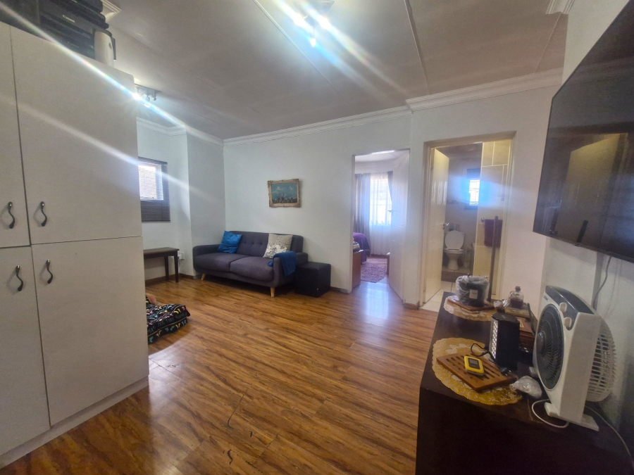 6 Bedroom Property for Sale in Elardus Park Gauteng