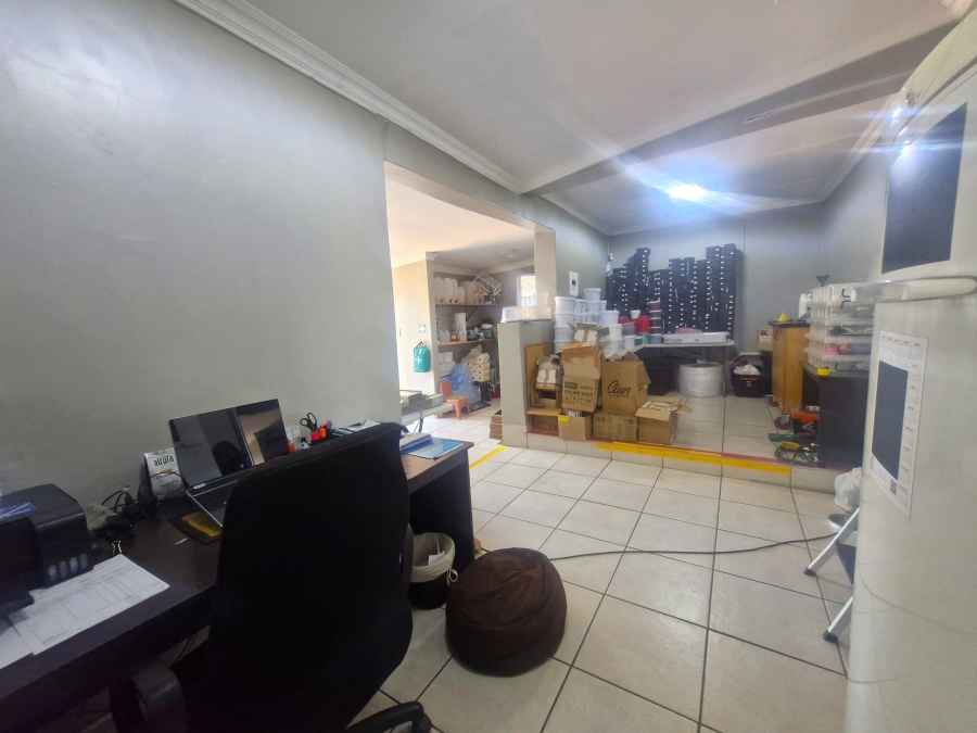 6 Bedroom Property for Sale in Elardus Park Gauteng