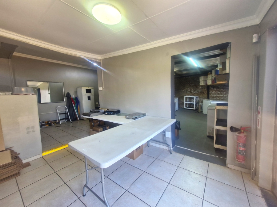 6 Bedroom Property for Sale in Elardus Park Gauteng