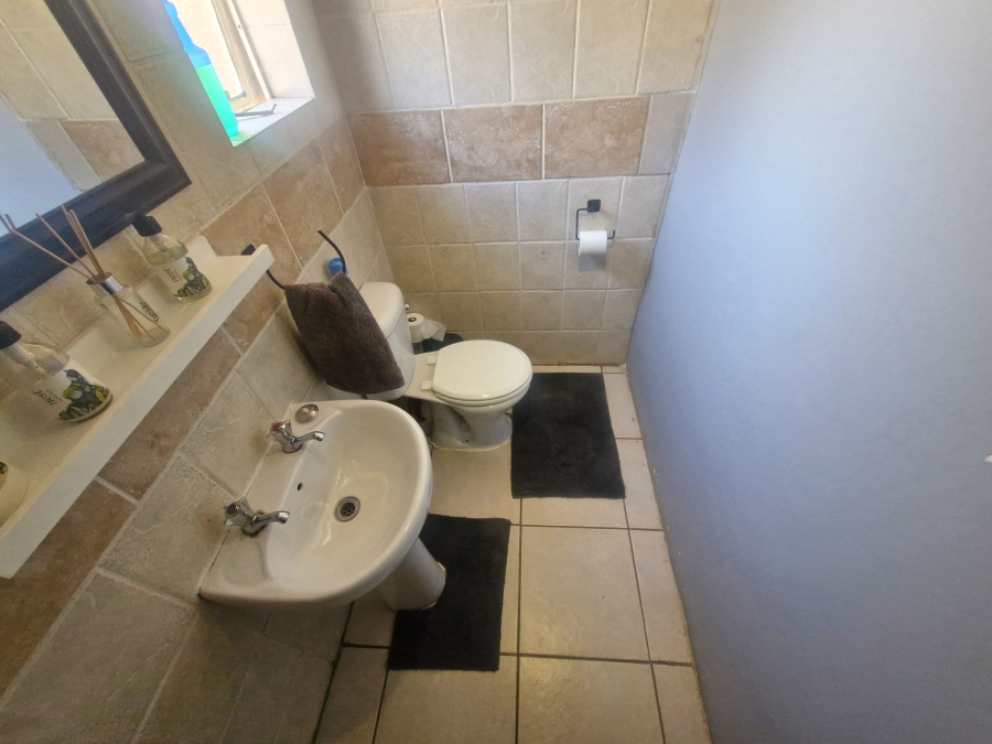 6 Bedroom Property for Sale in Elardus Park Gauteng