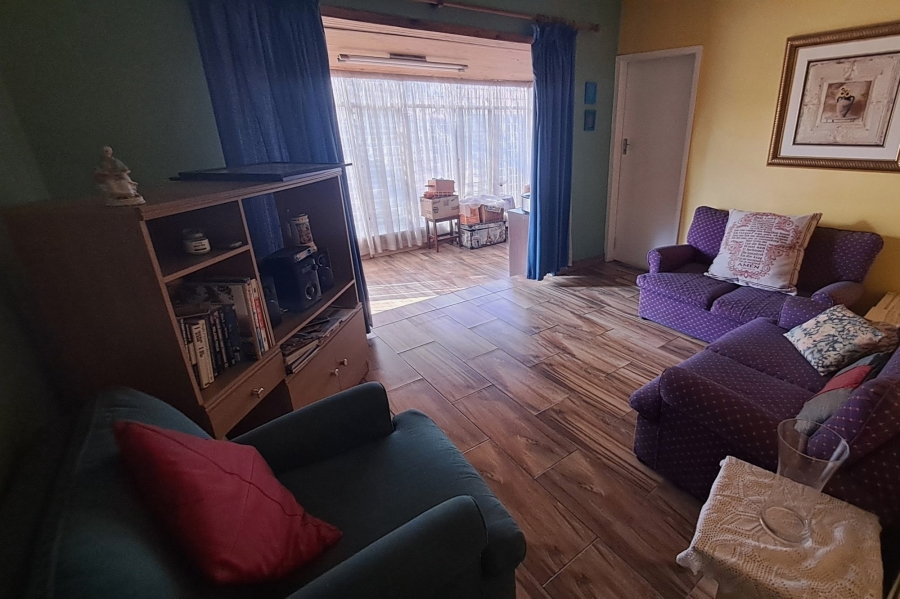 4 Bedroom Property for Sale in Mondeor Gauteng