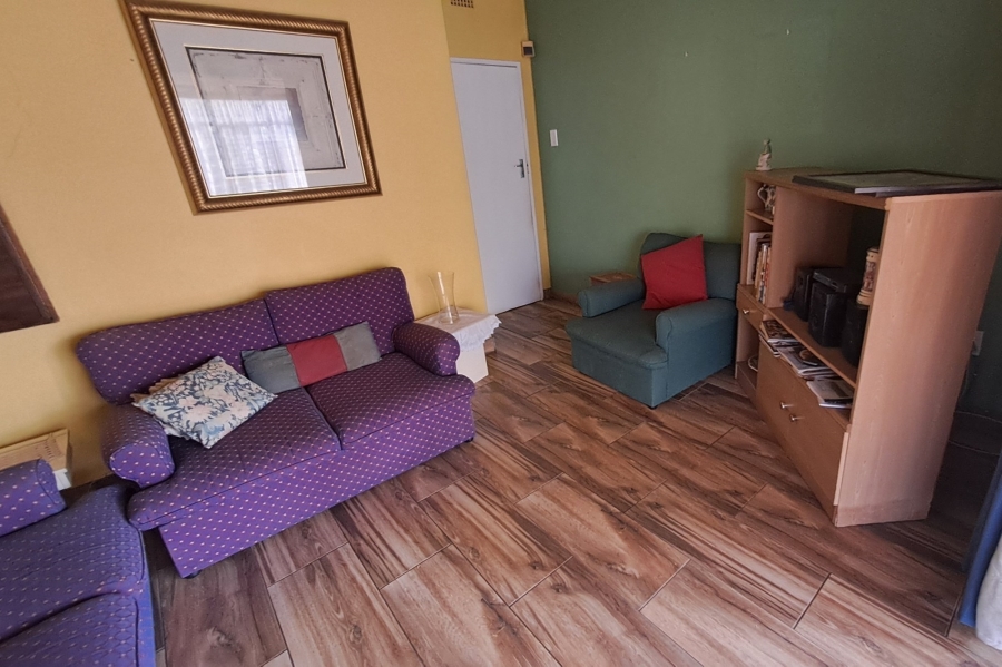 4 Bedroom Property for Sale in Mondeor Gauteng