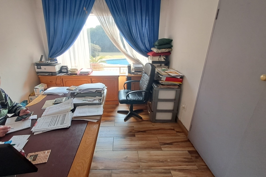 4 Bedroom Property for Sale in Mondeor Gauteng
