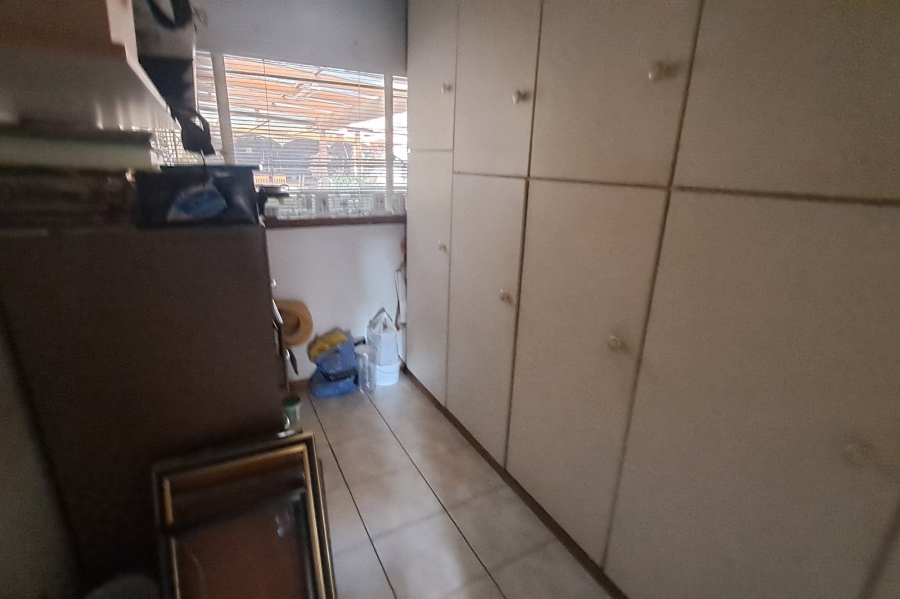 4 Bedroom Property for Sale in Mondeor Gauteng
