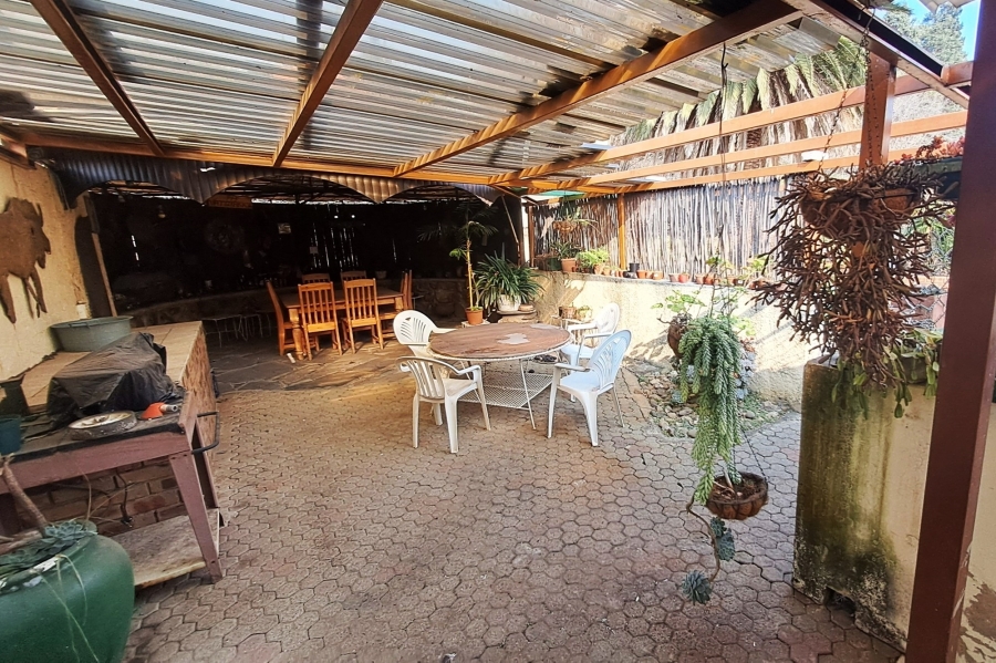 4 Bedroom Property for Sale in Mondeor Gauteng