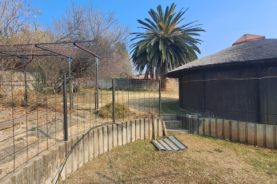 4 Bedroom Property for Sale in Mondeor Gauteng