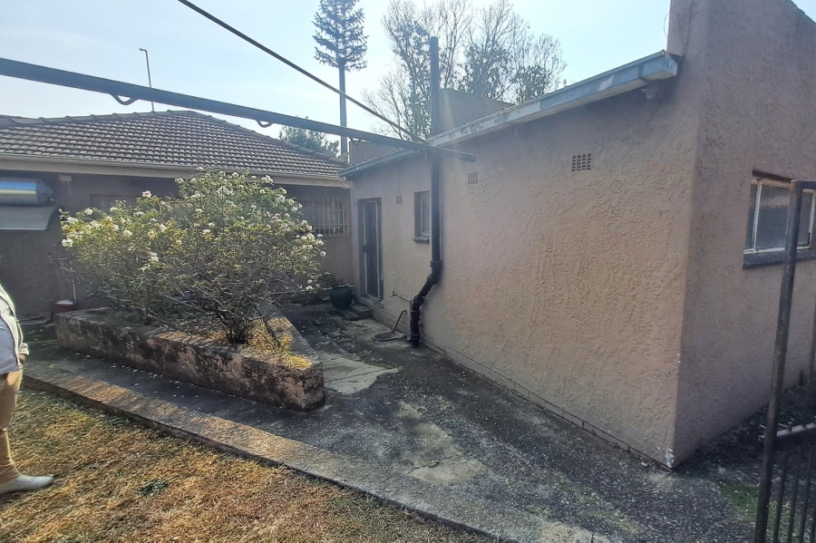 4 Bedroom Property for Sale in Mondeor Gauteng