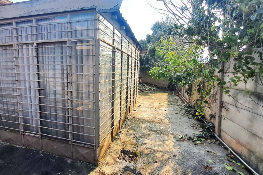 4 Bedroom Property for Sale in Mondeor Gauteng