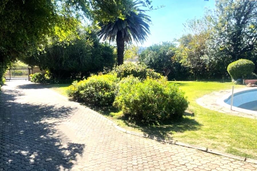 4 Bedroom Property for Sale in Mondeor Gauteng